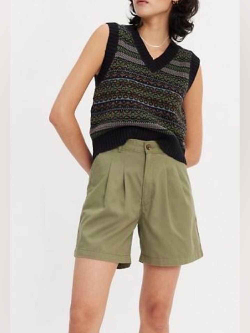 Levi’s green high rise pleated trouser shorts 31